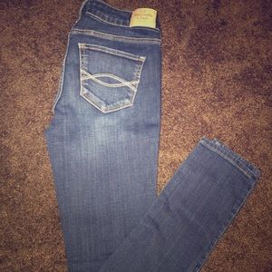 ABERCROMBIE & FITCH size 2 jeans.